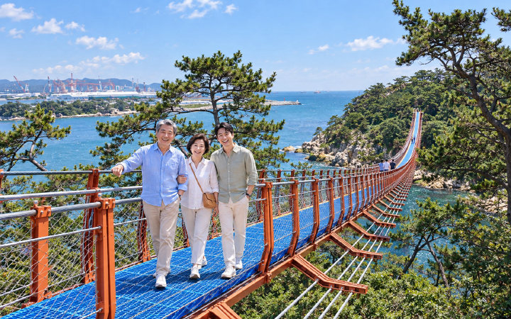 울산 대왕암공원 출렁다리 (AI 연출 이미지)