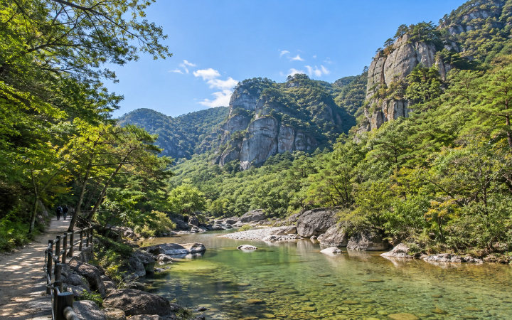 청송 주왕산 (AI 연출 이미지)
